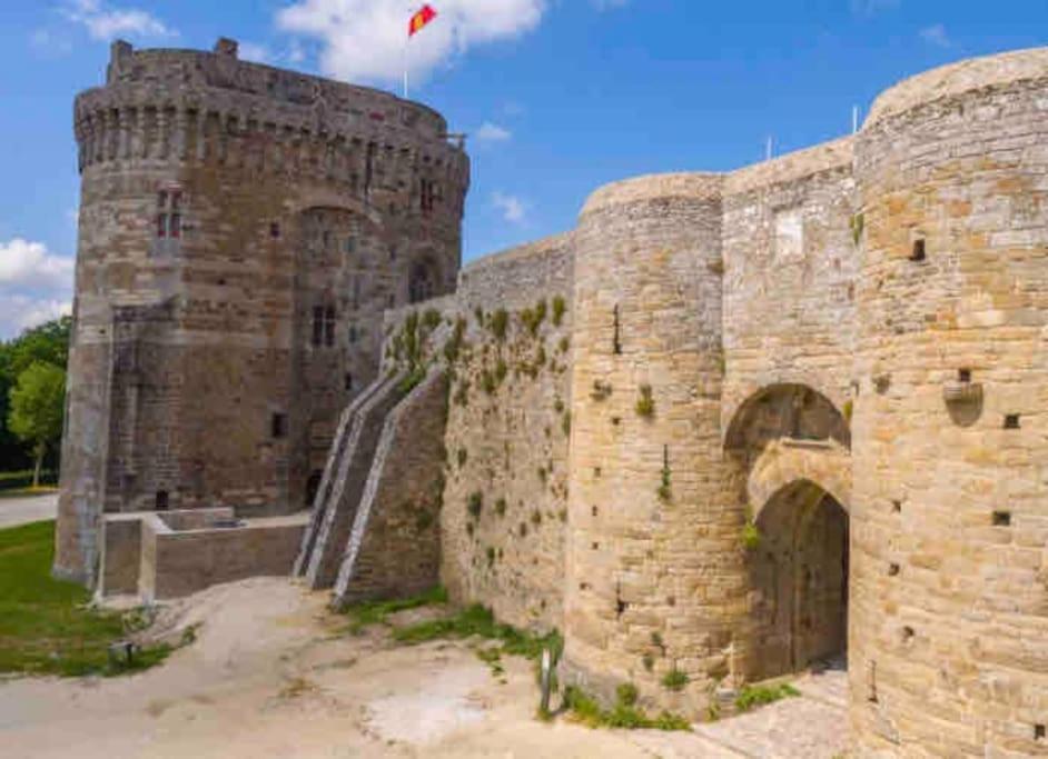 Appartement En Plein Coeur Historique De Dinan Exterior foto